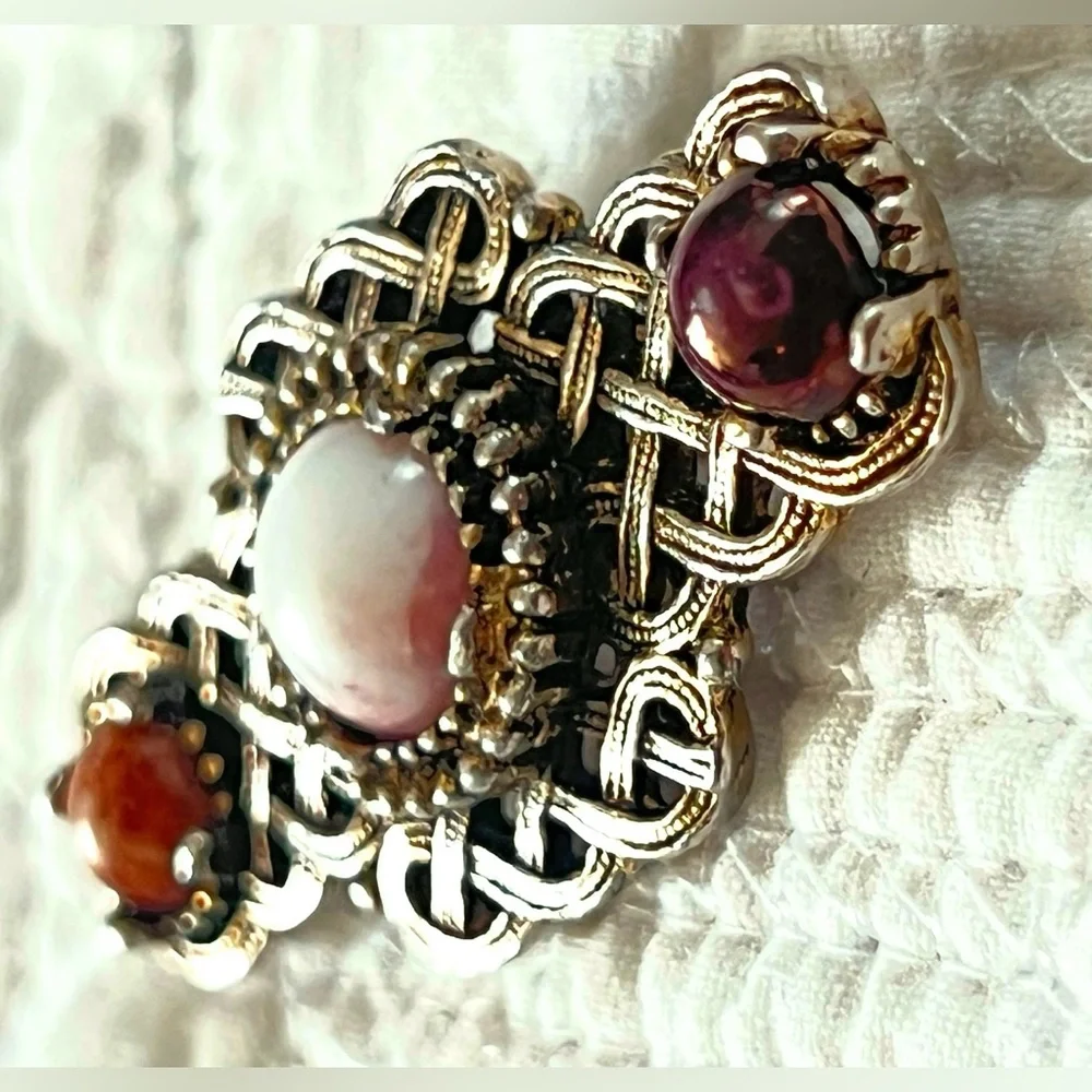 Collectible Signed Miracle Scotland Brooch VTG Celtic Knot Pin w/ Agate Glass